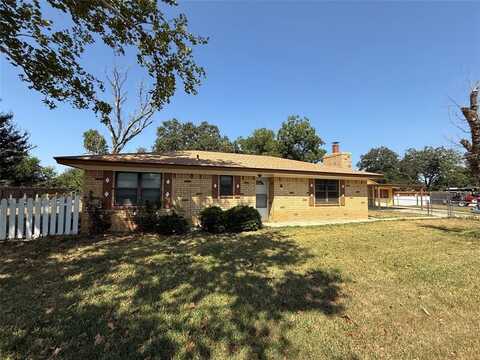206 Poco Street, Bangs, TX 76823