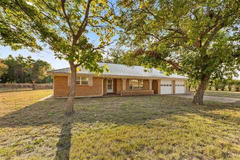 913 N Main Street, Springtown, TX 76082