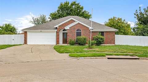 2131 Post Wood Lane, Arlington, TX 76018