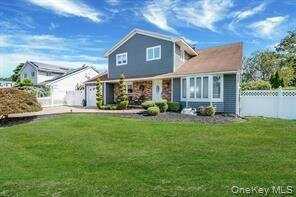 19 Madison Ave, Deer Park, NY 11729