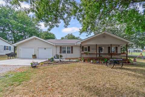 102 S East St, Cameron, MO 64429