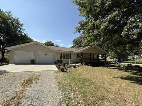 102 S East St, Cameron, MO 64429