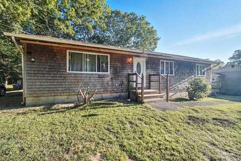 30 Fords Lane, Southampton, NY 11968