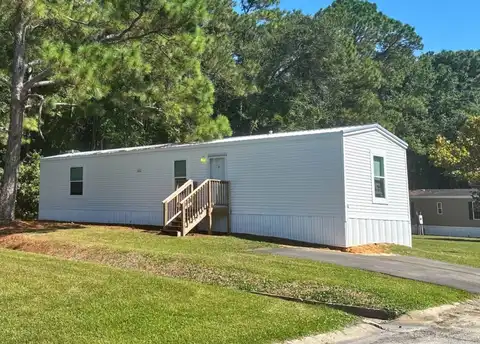 2101 Ladnier Rd, Gautier, MS 39553