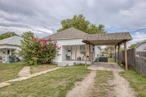 1207 W 7th Street, Webb City, MO 64870