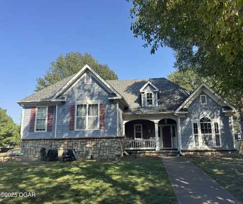 825 Colonial Drive, Webb City, MO 64870