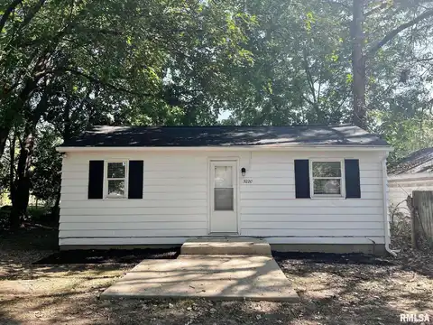 3220 N GALE Avenue, Peoria, IL 61604