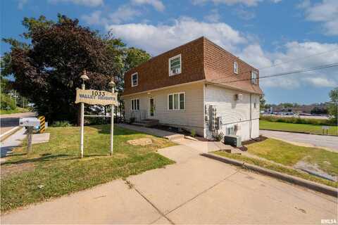1033 VALLEY Drive, Riverdale, IA 52722
