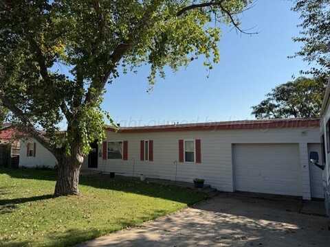 1330 Lion St, Miami, TX 79059