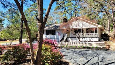 1720 Longleaf Drive E, Pinehurst, NC 28374