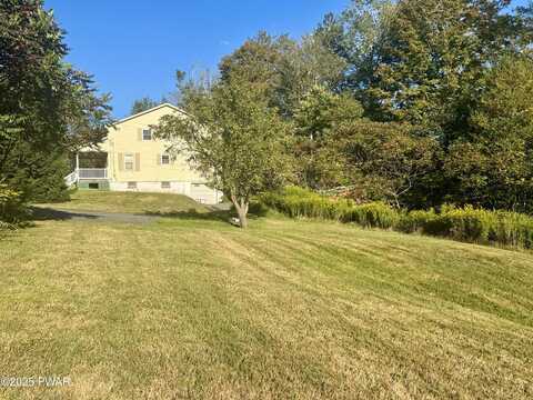 1142 Roosevelt Highway, Waymart, PA 18472