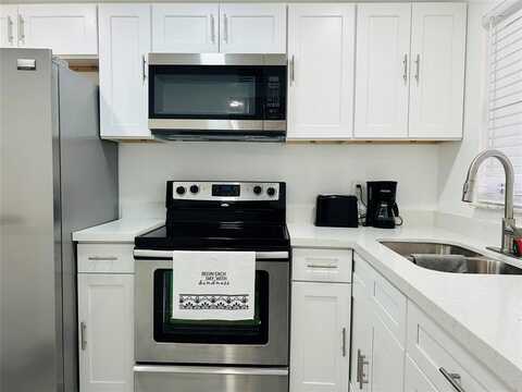 2871 E Sunrise Lakes Dr, Sunrise, FL 33322