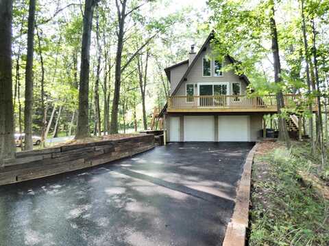 794 MELANIE Lane, HOBART, WI 54155