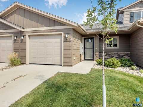 2545 E Meadowside Pl, Sioux Falls, SD 57108