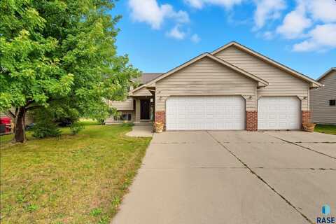 700 Laura St, Harrisburg, SD 57032