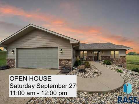 102 Round Lake Hills Dr, Wentworth, SD 57075