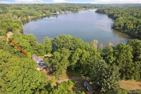 4300 W BACON Road, Hillsdale, MI 49242