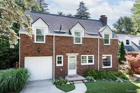 27714 California Drive NE, Lathrup Village, MI 48076
