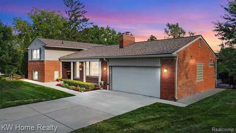 24130 Elizabeth Court, Farmington, MI 48336
