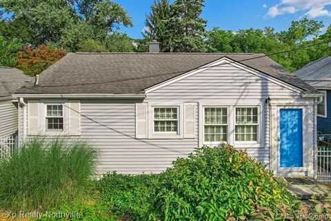 23930 Cass Avenue, Farmington, MI 48335