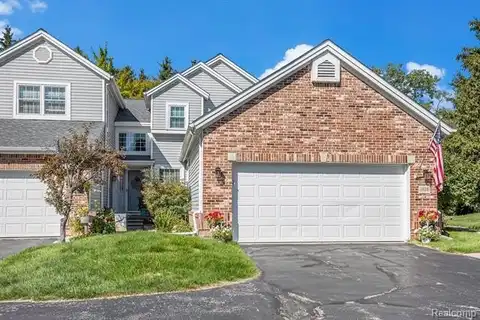 5886 Creekside Drive, Troy, MI 48085