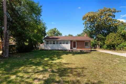2174 Middlebelt Road, West Bloomfield, MI 48324