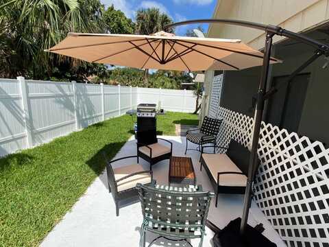 8745 Sol Terrace, West Palm Beach, FL 33403