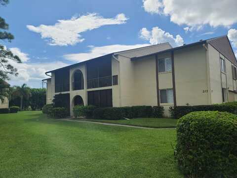 317 Knotty Pine Circle, Greenacres, FL 33463