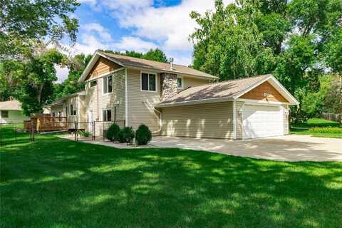 16209 Woodland Lane, Minnetonka, MN 55345