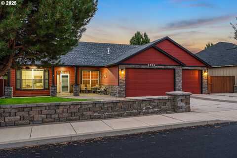 2700 NW 19TH ST, Redmond, OR 97756