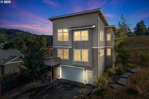 646 NW SUNDOWN LN, White Salmon, WA 98672