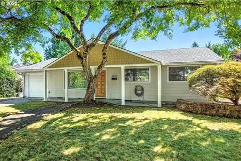 6820 SW QUEEN LN, Beaverton, OR 97008