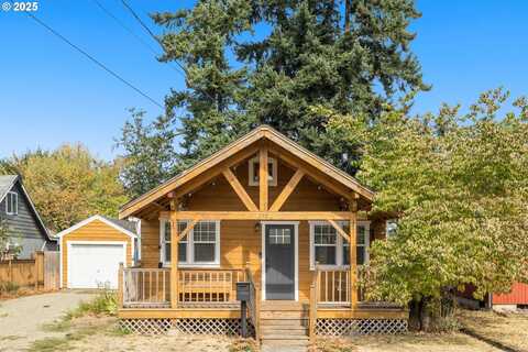 240 W CLARENDON ST, Gladstone, OR 97027