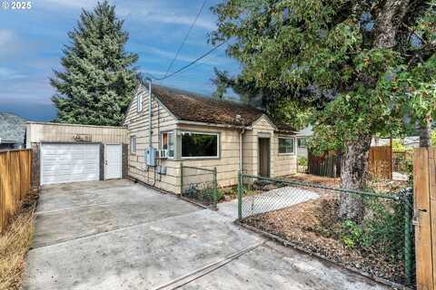 8451 SE BUSH ST, Portland, OR 97266