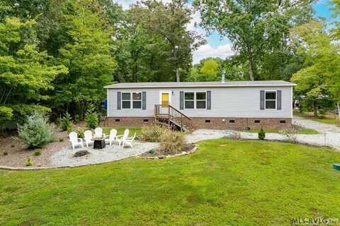 121 Pleasure Drive, Macon, NC 27551