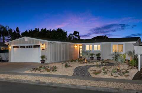 5284 Winthrop St, San Diego, CA 92117
