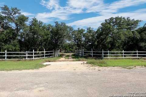 466 County Road 2471, Hondo, TX 78861