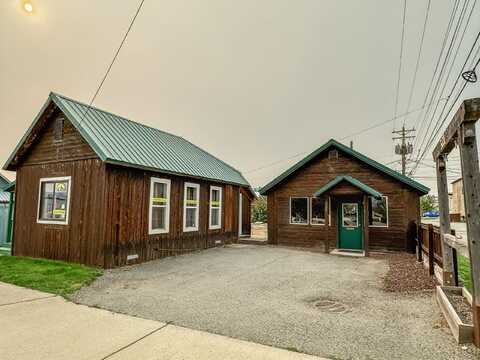 319 W 1st St, Newport, WA 99156