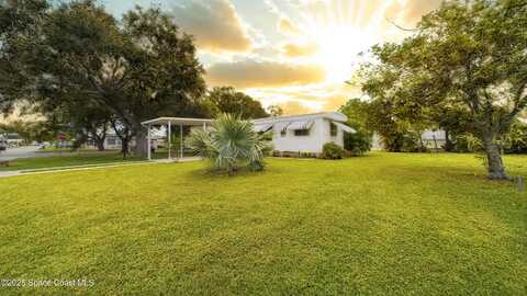 888 Laurel Circle, Barefoot Bay, FL 32976
