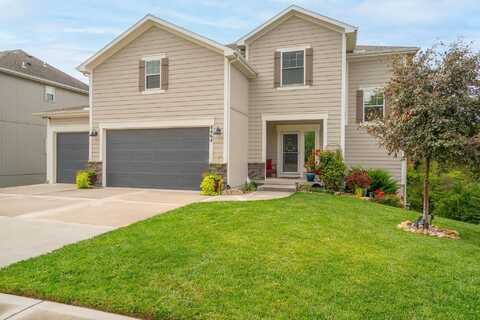 8464 Valley Spring Dr., De Soto, KS 66108