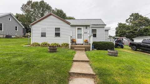 210 S Linn Street, Dodgeville, WI 53533