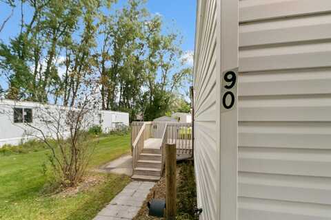 90 Wauona Trail, Portage, WI 53901