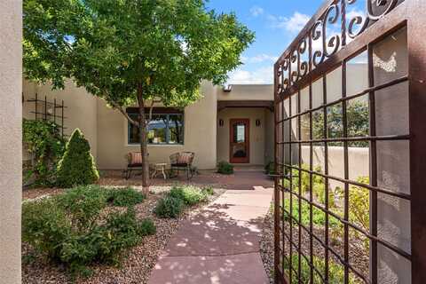 7 Via Diamante, Santa Fe, NM 87506