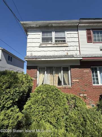 323 Maryland Avenue, Staten Island, NY 10305