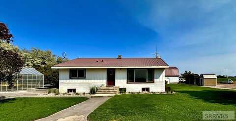 824 N 3600 E, Menan, ID 83434