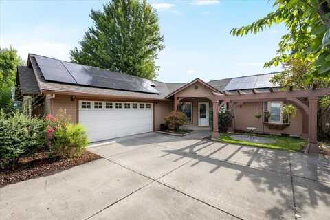 260 Arnos Street, Talent, OR 97540