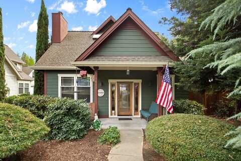 1613 SW I Street, Grants Pass, OR 97526