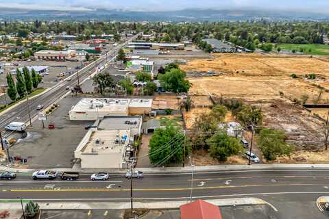 45 Lozier Lane, Medford, OR 97501
