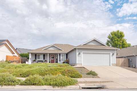 716 Crystal Drive, Eagle Point, OR 97524