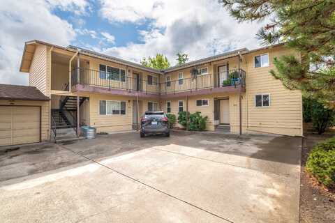 1880 Medart Lane, Grants Pass, OR 97527